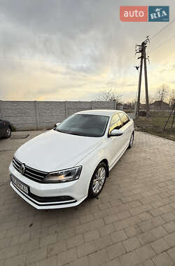 Седан Volkswagen Jetta 2016 в 