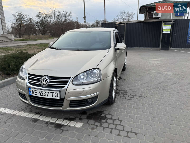 Седан Volkswagen Jetta 2008 в 
