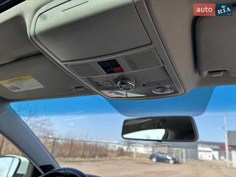 Седан Volkswagen Jetta 2014 в Львові