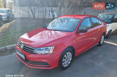 Седан Volkswagen Jetta 2015 в 