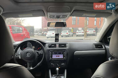 Седан Volkswagen Jetta 2014 в 
