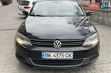 Седан Volkswagen Jetta 2014 в 