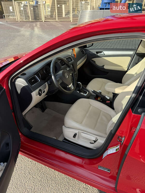 Седан Volkswagen Jetta 2013 в Харькове