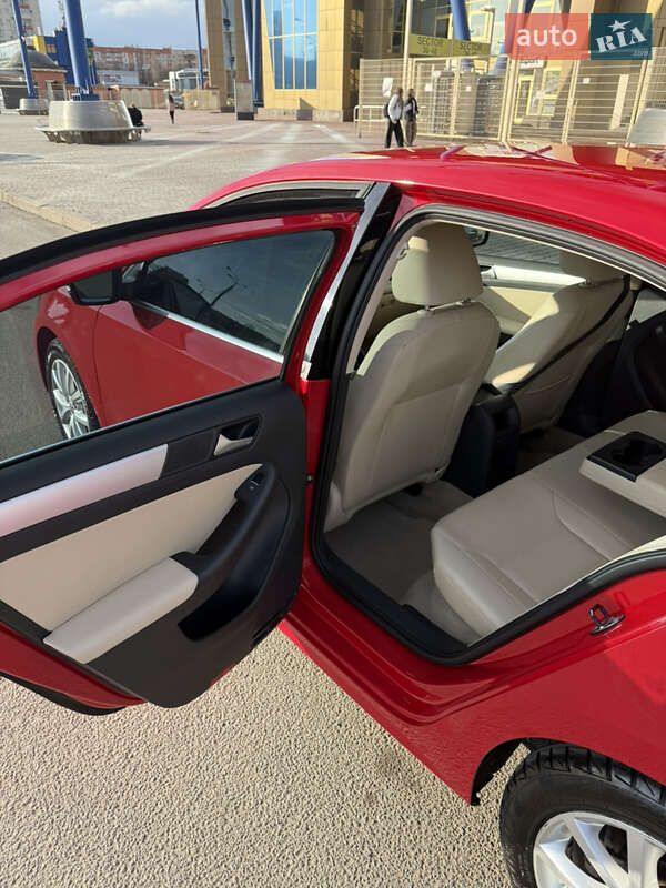 Седан Volkswagen Jetta 2013 в Харькове