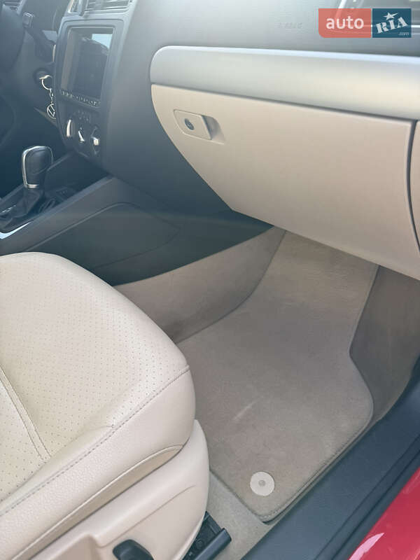 Седан Volkswagen Jetta 2013 в Харькове