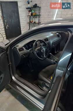 Седан Volkswagen Jetta 2011 в 