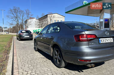 Седан Volkswagen Jetta 2016 в 