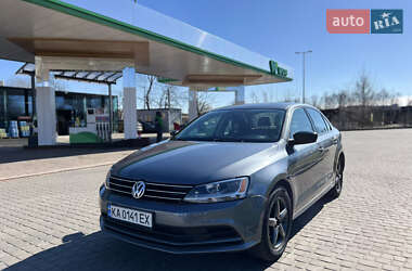 Седан Volkswagen Jetta 2016 в 