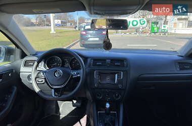 Седан Volkswagen Jetta 2016 в 