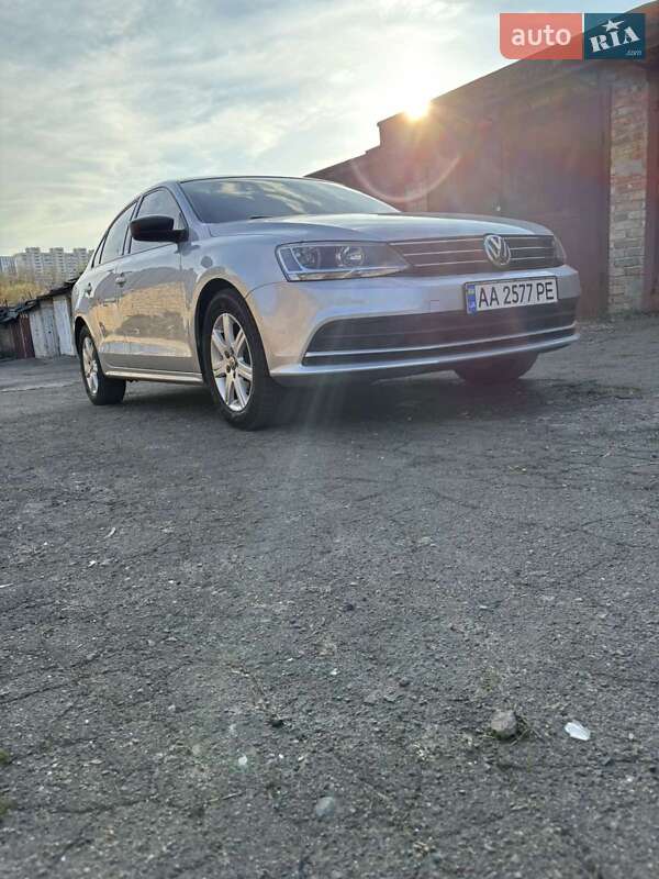 Седан Volkswagen Jetta 2015 в Киеве