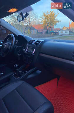 Седан Volkswagen Jetta 2006 в Тростянці
