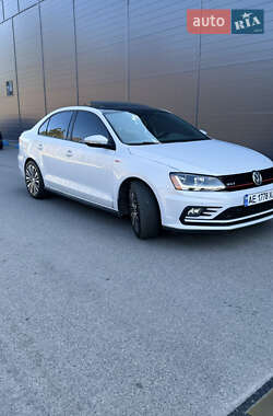 Седан Volkswagen Jetta 2016 в 