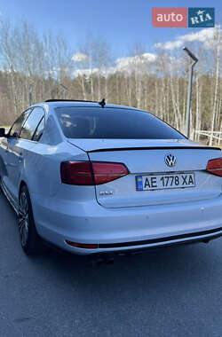 Седан Volkswagen Jetta 2016 в 