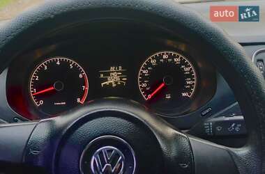 Седан Volkswagen Jetta 2011 в 