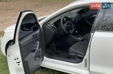 Седан Volkswagen Jetta 2011 в 