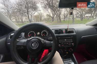 Седан Volkswagen Jetta 2011 в 