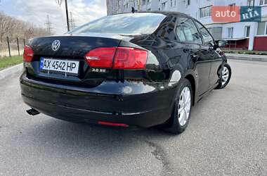 Седан Volkswagen Jetta 2012 в 