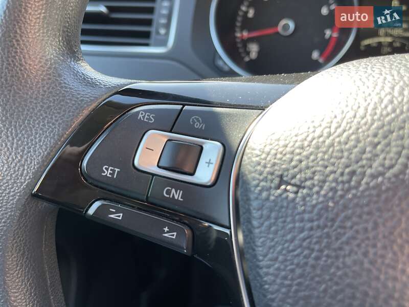 Седан Volkswagen Jetta 2017 в Києві