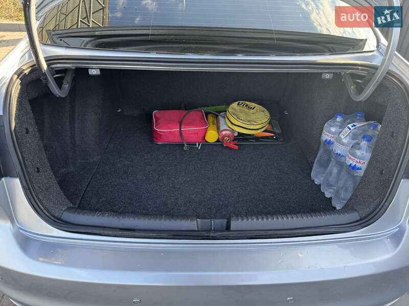 Седан Volkswagen Jetta 2015 в Полтаві