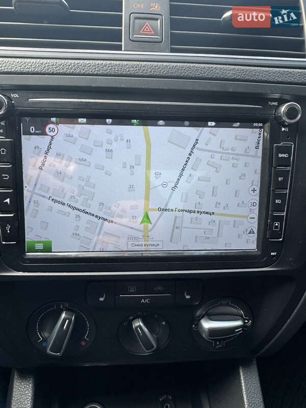 Седан Volkswagen Jetta 2015 в Полтаві