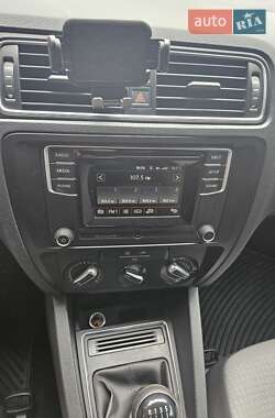 Седан Volkswagen Jetta 2017 в 