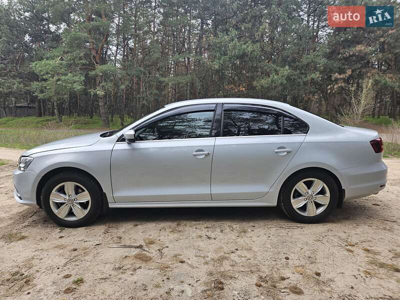 Седан Volkswagen Jetta 2017 в Запорожье