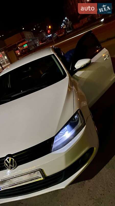 Седан Volkswagen Jetta 2012 в Сумах