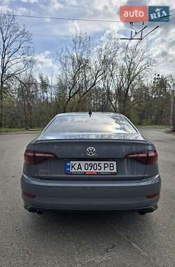 Седан Volkswagen Jetta 2020 в 