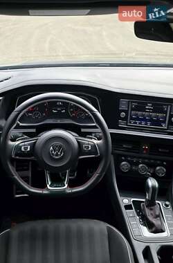 Седан Volkswagen Jetta 2020 в 