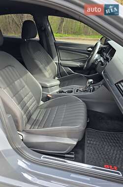 Седан Volkswagen Jetta 2020 в 