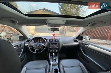 Седан Volkswagen Jetta 2017 в 