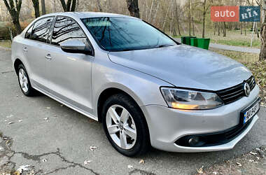 Седан Volkswagen Jetta 2011 в 