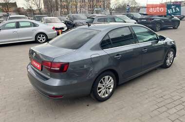 Седан Volkswagen Jetta 2016 в 