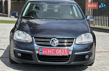 Седан Volkswagen Jetta 2008 в 