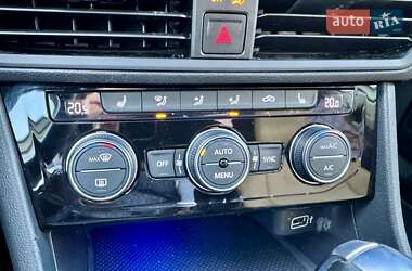 Седан Volkswagen Jetta 2018 в 