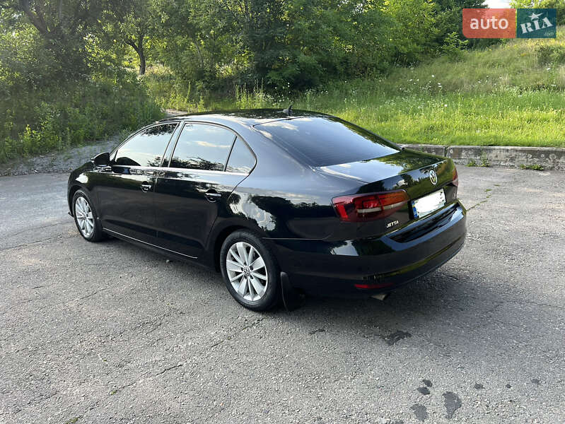 Седан Volkswagen Jetta 2016 в Ровно