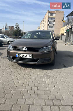 Седан Volkswagen Jetta 2014 в 