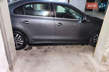 Седан Volkswagen Jetta 2012 в 