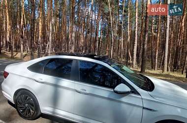 Седан Volkswagen Jetta 2018 в 