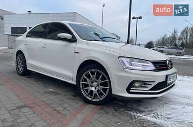 Седан Volkswagen Jetta 2012 в 