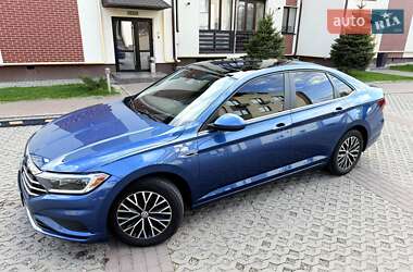 Седан Volkswagen Jetta 2018 в 