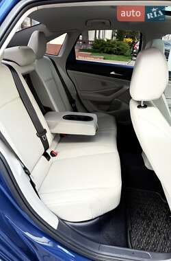 Седан Volkswagen Jetta 2018 в 
