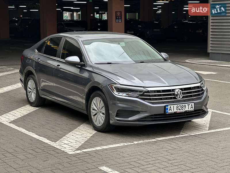 Седан Volkswagen Jetta 2019 в Києві