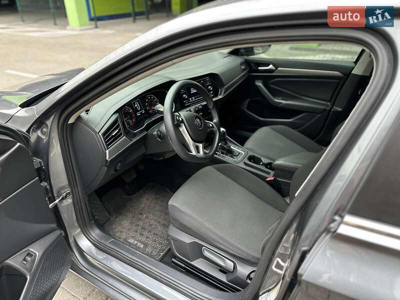 Седан Volkswagen Jetta 2019 в Києві