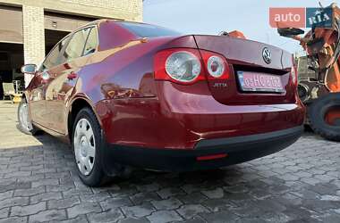 Седан Volkswagen Jetta 2008 в 