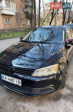 Седан Volkswagen Jetta 2013 в 