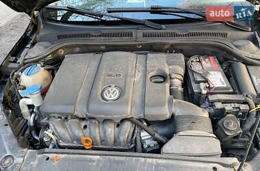 Седан Volkswagen Jetta 2013 в 