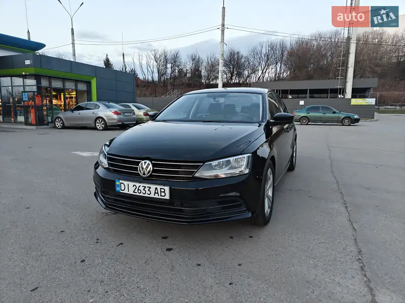 Седан Volkswagen Jetta 2016 в 