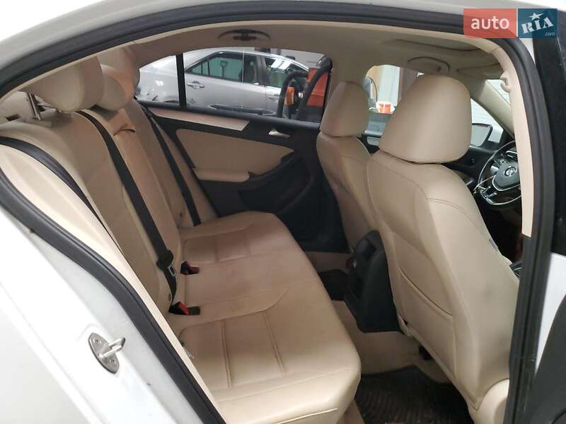 Седан Volkswagen Jetta 2015 в Вінниці
