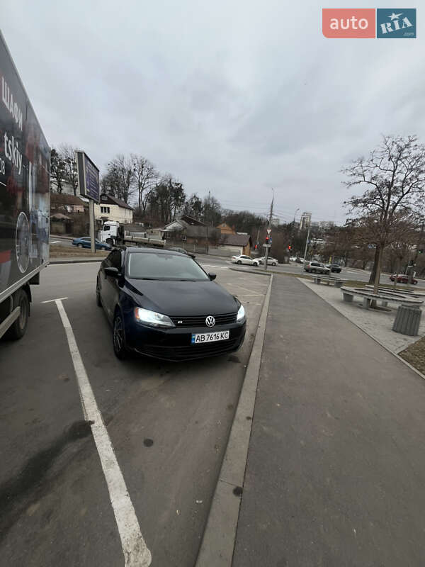 Седан Volkswagen Jetta 2012 в Виннице